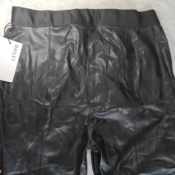 Bailey 44 Medium Black Faux Leather Metallic Crop Flare Hem Lupine Capri Pants - Picture 11 of 14